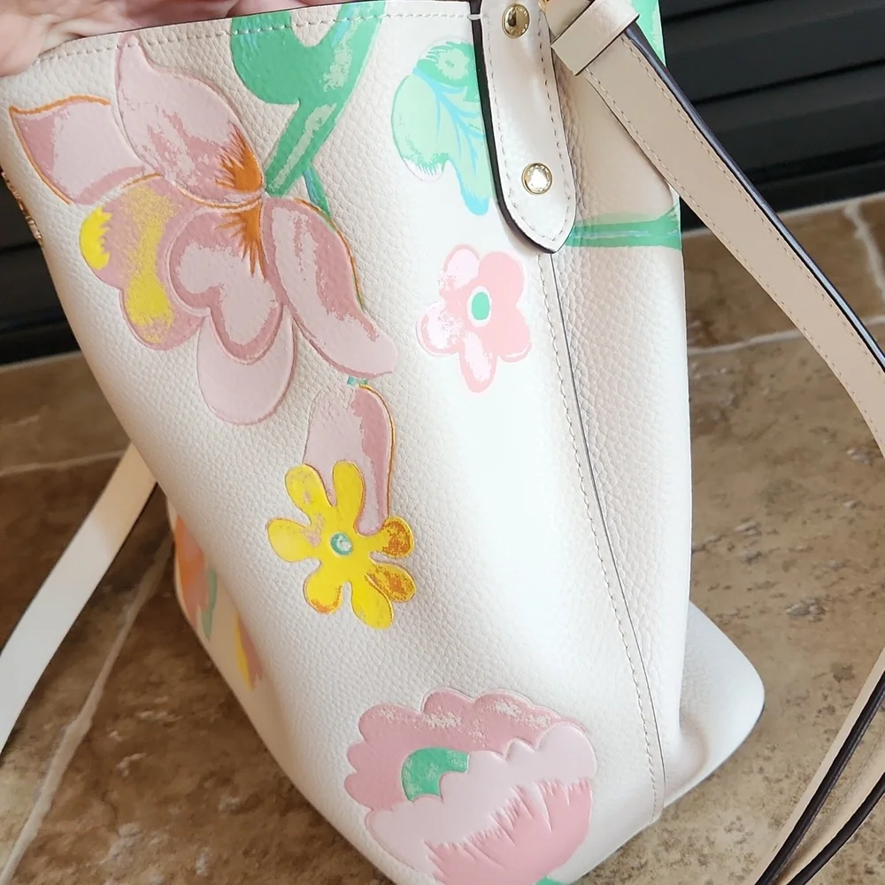 Coach Cream With Dreamy Floral Print Bucket Bag - Picture 14 of 15